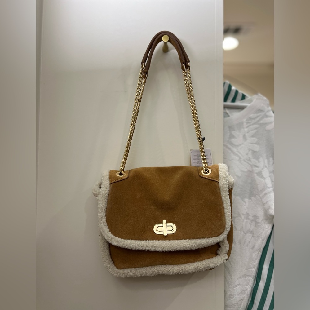 Great suede shoulder bag with Sherpa lining